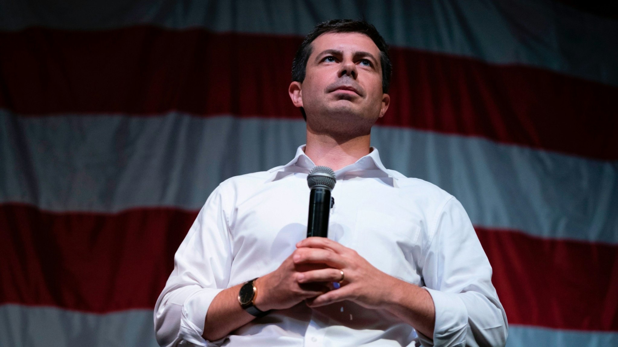 Democratic presidential hopeful Mayor of South Bend, Indiana Pete Buttigieg speaks at the Wing Ding Dinner on August 9, 2019 in Clear Lake, Iowa.