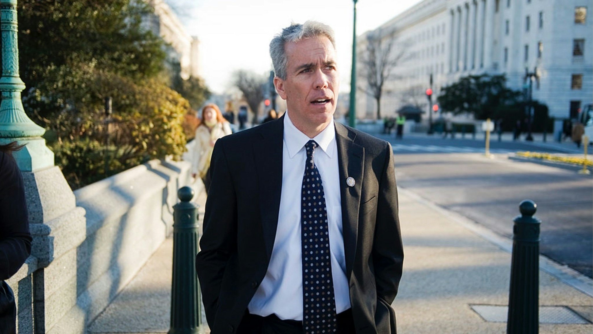 Rep. Joe Walsh, R-Ill., makes his way to the Capitol after being sworn into the 112th Congress.