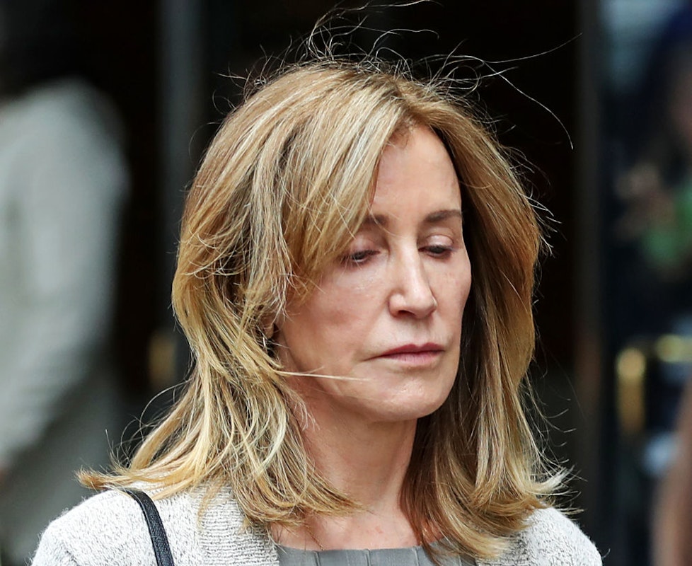 Prosecutors Want Felicity Huffman To Spend 1 Month In Jail For College Admissions Scandal The