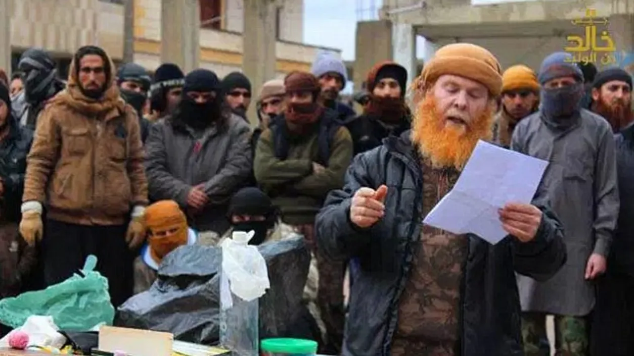 Ginger ISIS Jihadist Accuses Elderly Man Of Being A ‘Sorcerer’ Before Ordering Execution