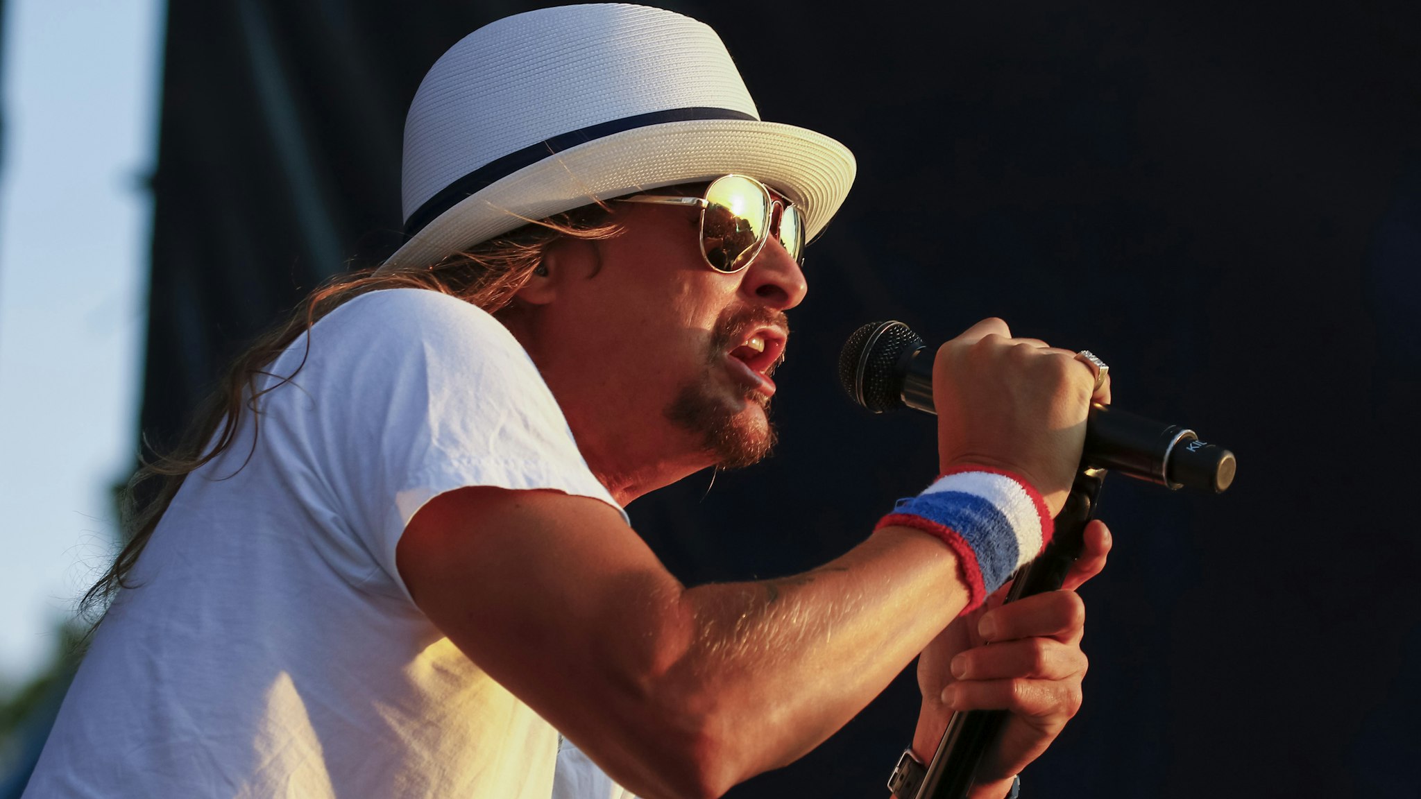 INDIANAPOLIS, IN - JUL 23: Kid Rock performs at the Indianapolis Motor Speedway on July 23, 2016 in Indianapolis, Indiana.
