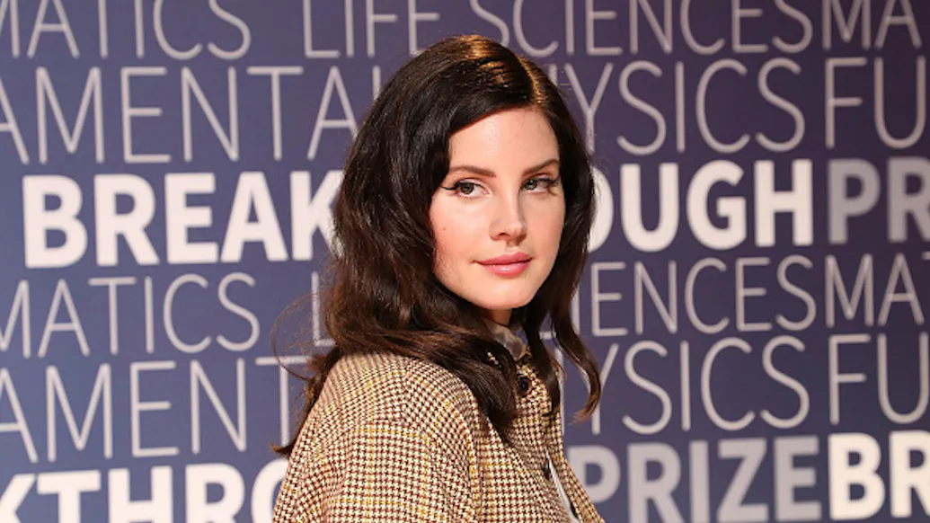 WATCH: Lana Del Rey Sings About ‘Looking For America’ Without Guns In Response To Mass Shootings
