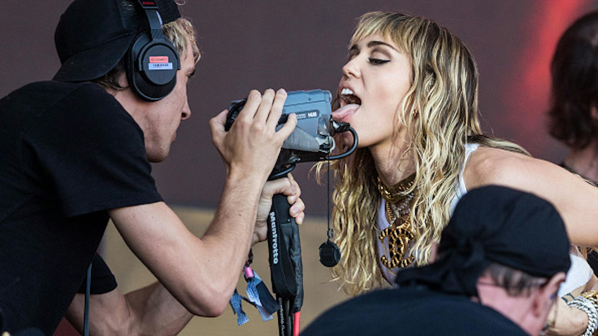 Miley Cyrus Miley Cyrus performs on the Pyramid stage on day five of Glastonbury Festival at Worthy Farm, Pilton on June 30, 2019 in Glastonbury, England.