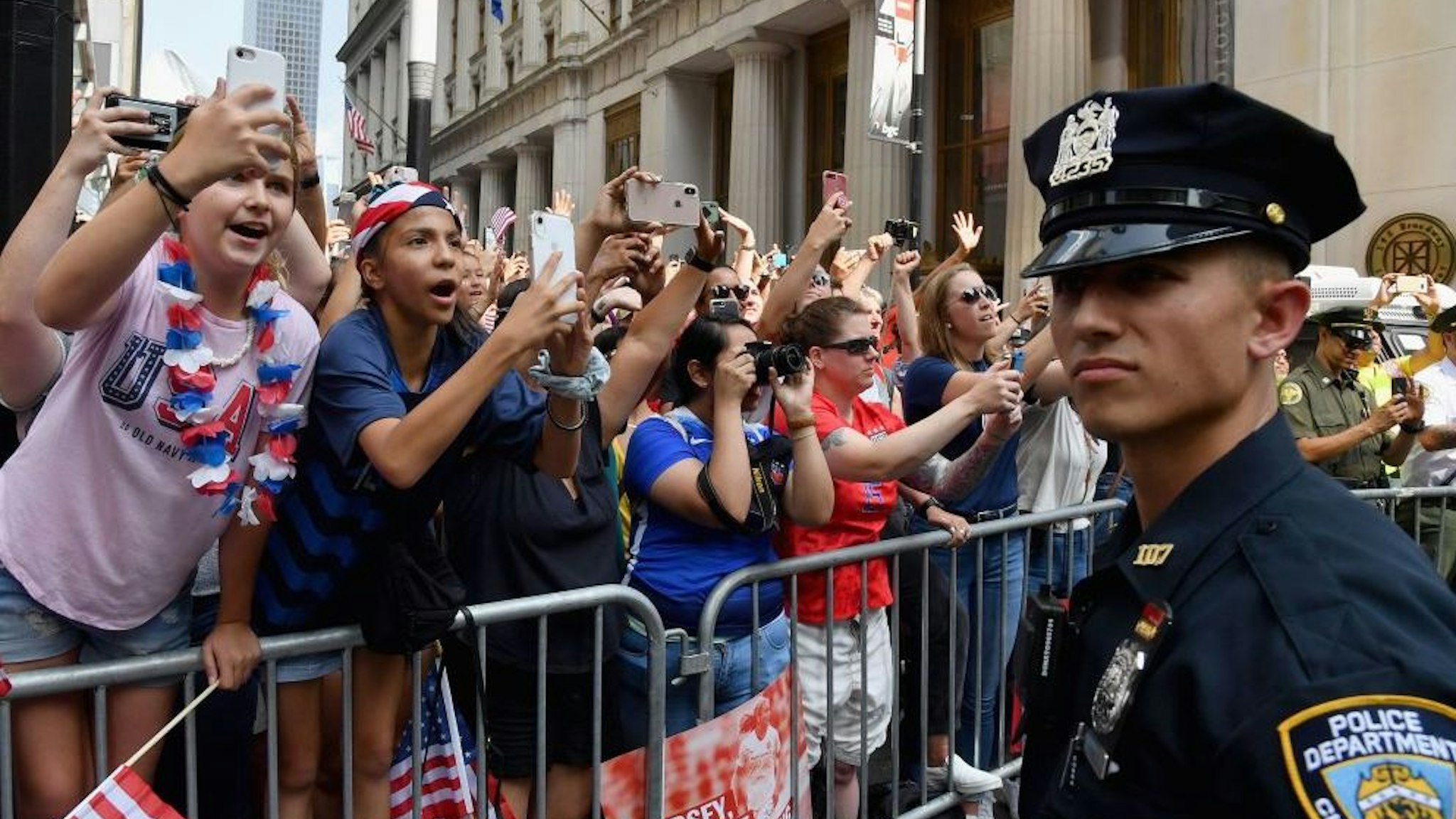 Police Officer BL-WC-2019-USA-WOMEN-PARADE