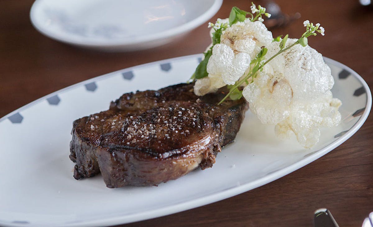 NextImg:NYC’s Elites Pranked By Gen Zer’s In One-Night Only Fake Steakhouse Meal