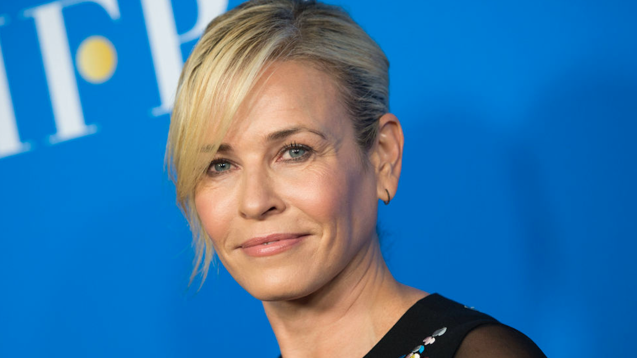 Comedian Chelsea Handler attends The Hollywood Foreign Press Association's Annual Grants Banquet on August 2, 2017 in Beverly Hills, California. / AFP PHOTO / VALERIE MACON