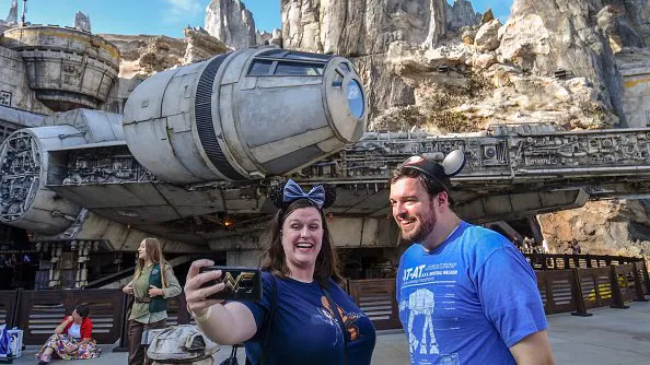 Disneyland’s ‘Star Wars: Galaxy’s Edge’ Underperforms, Employees Reportedly Have Hours Cut
