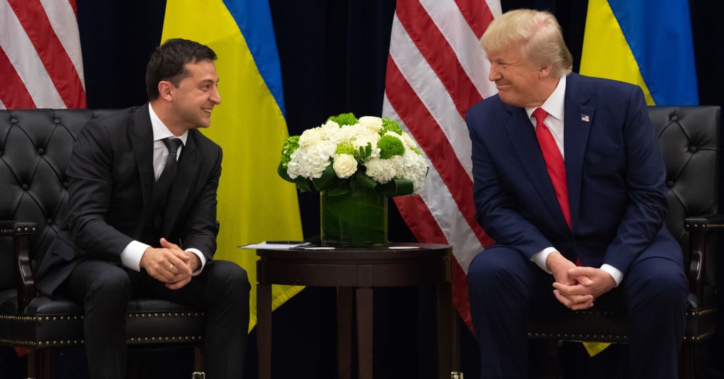 US President Donald Trump and Ukrainian President Volodymyr Zelensky speak during a meeting in New York on September 25, 2019, on the sidelines of the United Nations General Assembly