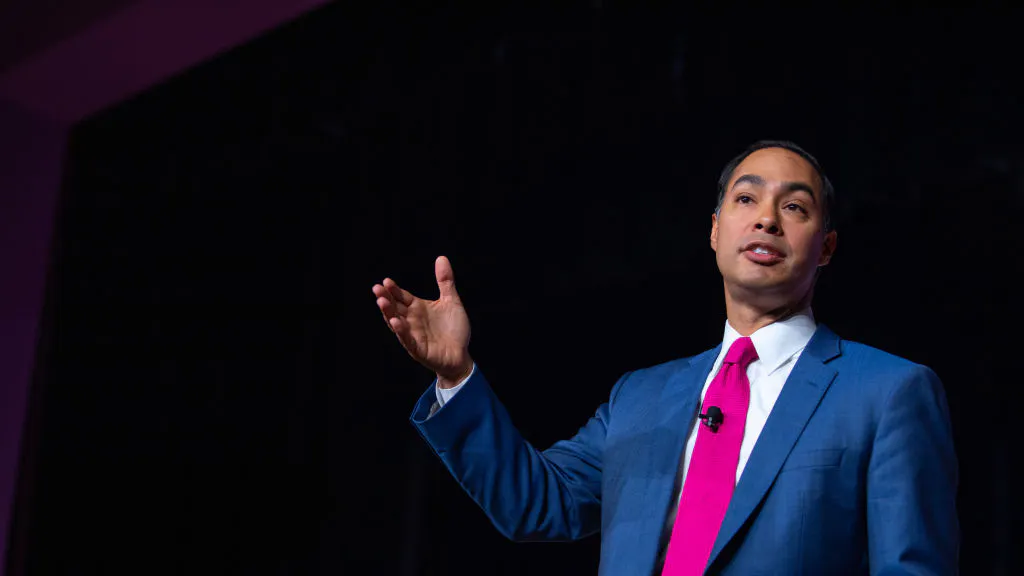 Founding Member Of Black Lives Matter Begs Julián Castro To Stay In Dem Presidential Race