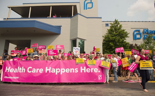 Pro-Choice supporters, along with Planned Parenthood staff celebrate and rally outside the Planned Parenthood Reproductive Health Services Center on May 31, 2019 in St Louis, Missouri. A judge has issued an order allowing Missouri's only abortion clinic to continue providing the service and maintaining their license until June 4. (Photo by Michael Thomas/Getty Images)