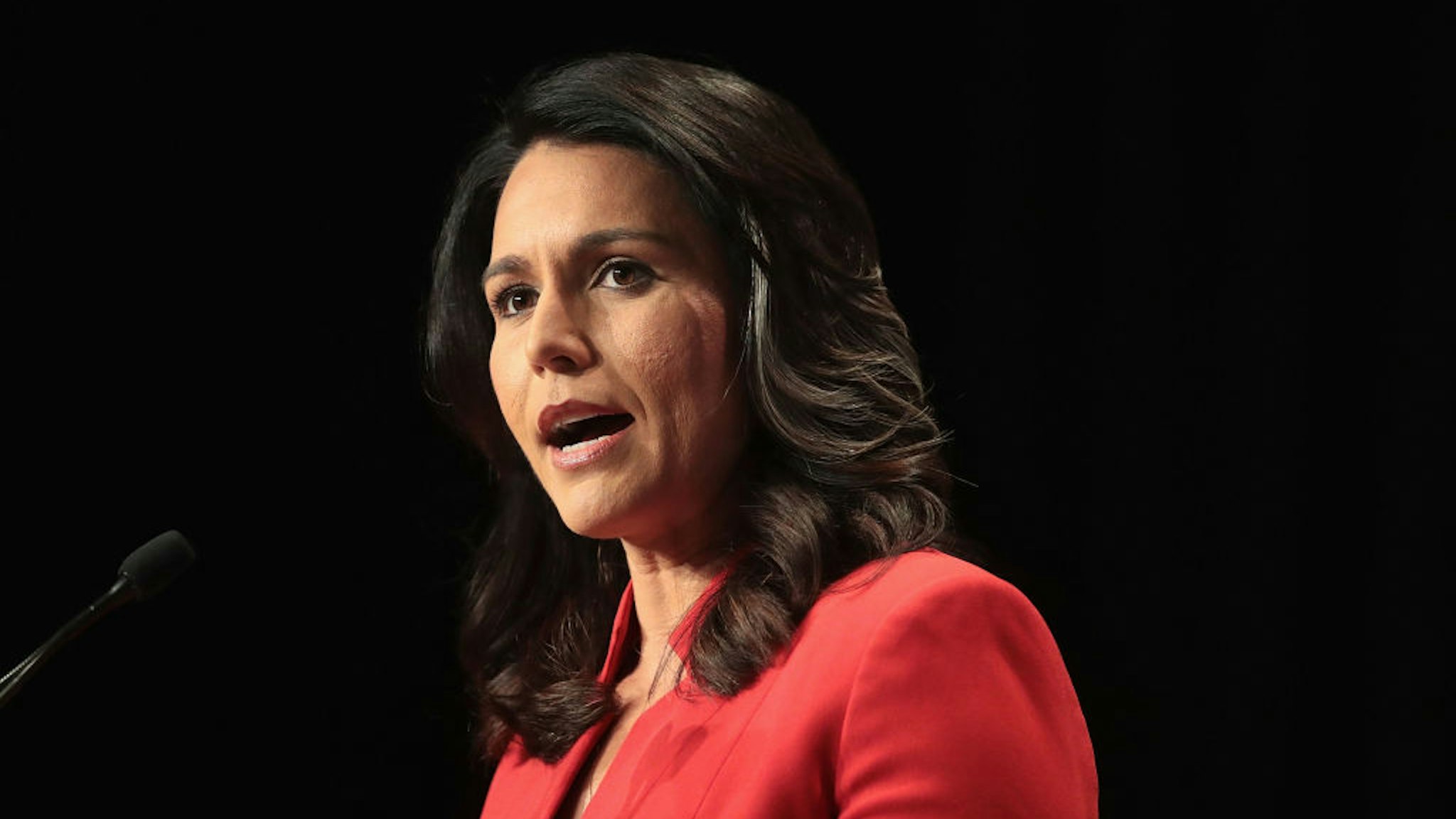 Tulsi Gabbard speaks at the Iowa Democratic Party's Hall of Fame Dinner