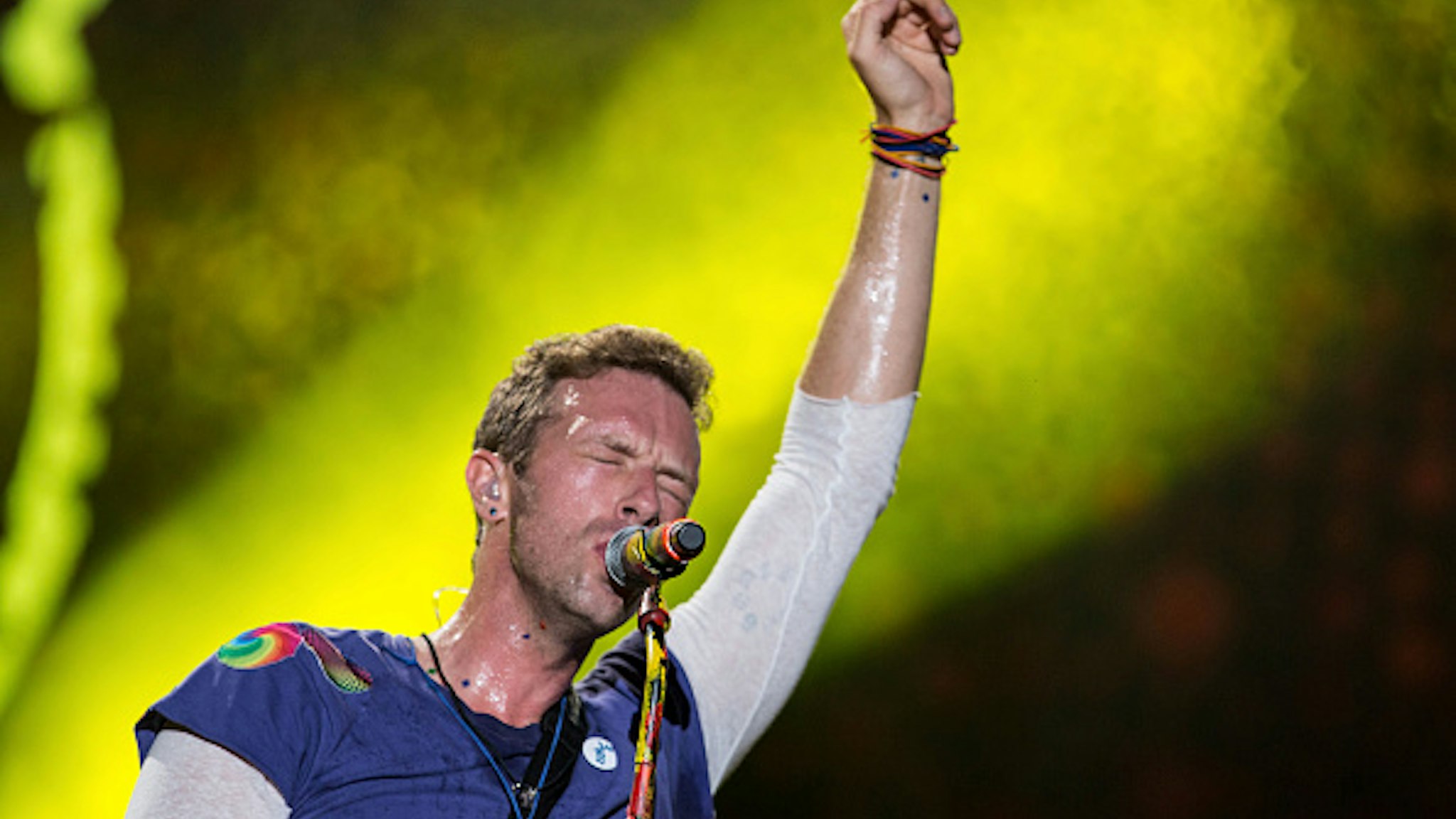 LA PLATA, ARGENTINA - NOVEMBER 14: Chris Martin of Coldplay performs during the 'A Head Full Of Dreams' Tour at Ciudad de La Plata Stadium on November 14, 2017 in La Plata, Argentina.