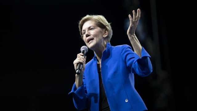 Senator Elizabeth Warren, a Democrat from Massachusetts and 2020 presidential candidate, speaks during the Iowa Democratic Party Liberty & Justice Dinner in Des Moines, Iowa, U.S., on Friday, Nov. 1, 2019.