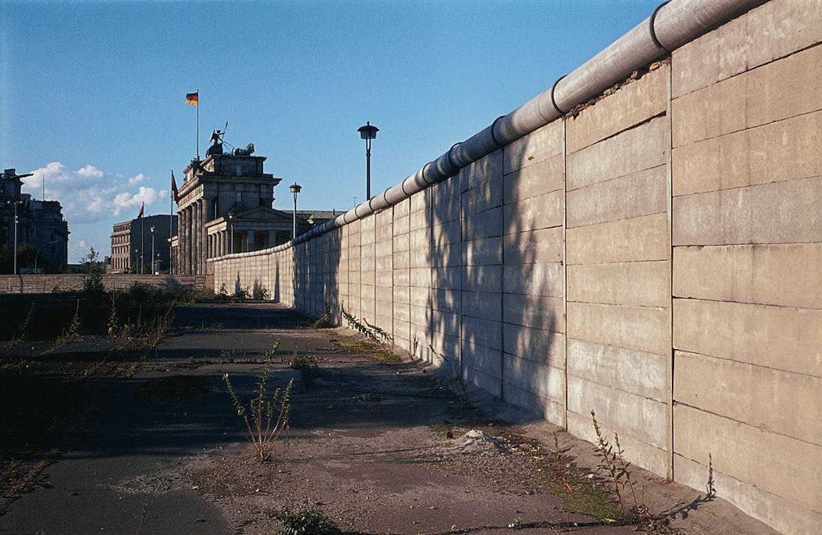 Professor Organizes Building And Destruction Of Berlin Wall Replica