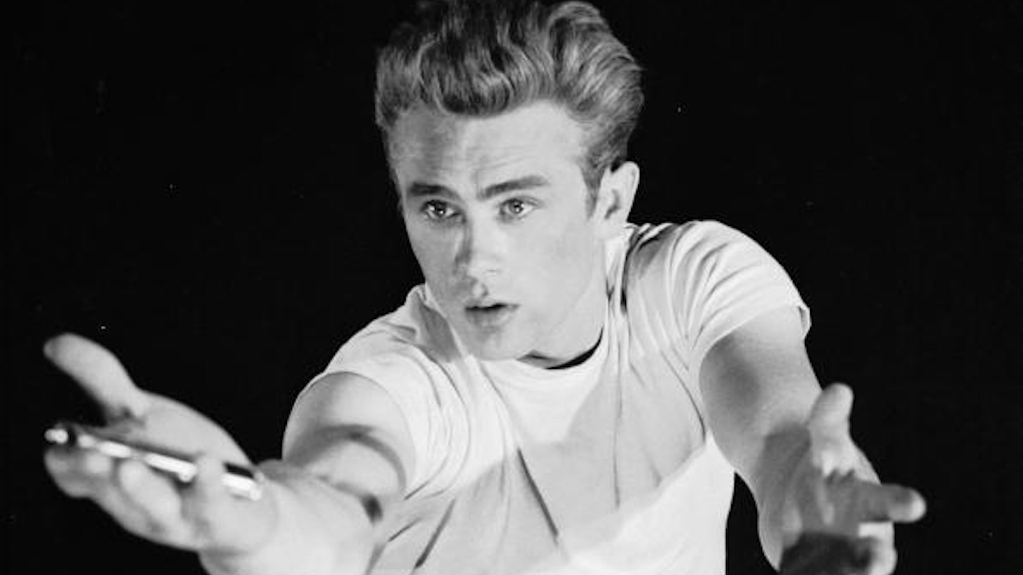 1955: American actor James Dean (1931 - 1955) in an emotional pose.