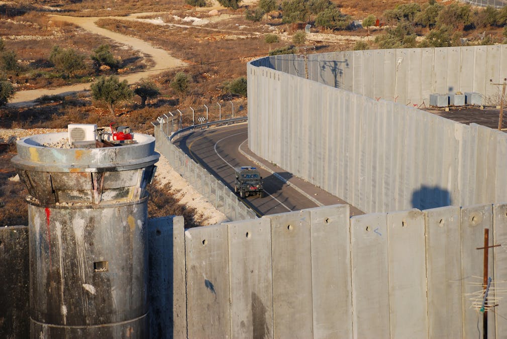 HAMMER: Yes, Good Borders Make Good Neighbors