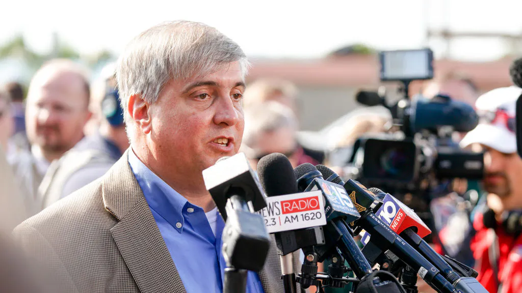 After Naval Base Shooting, Pensacola Mayor Says City Is Under Cyber Attack