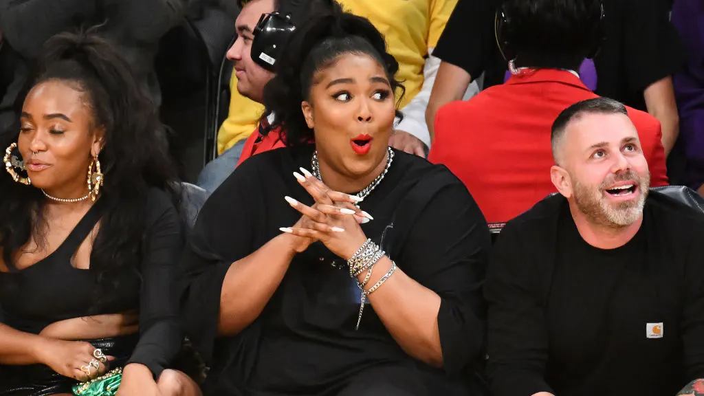 Media Gush Over ‘Body Positive’ Lizzo Twerking In Thong At Lakers Game; Critics Blasted As ‘Fatphobic,’ Sexist
