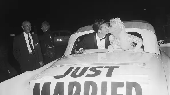 ‘It’s Fair’: Newlyweds Decide Last Name Via Coin Toss, Bride Wins