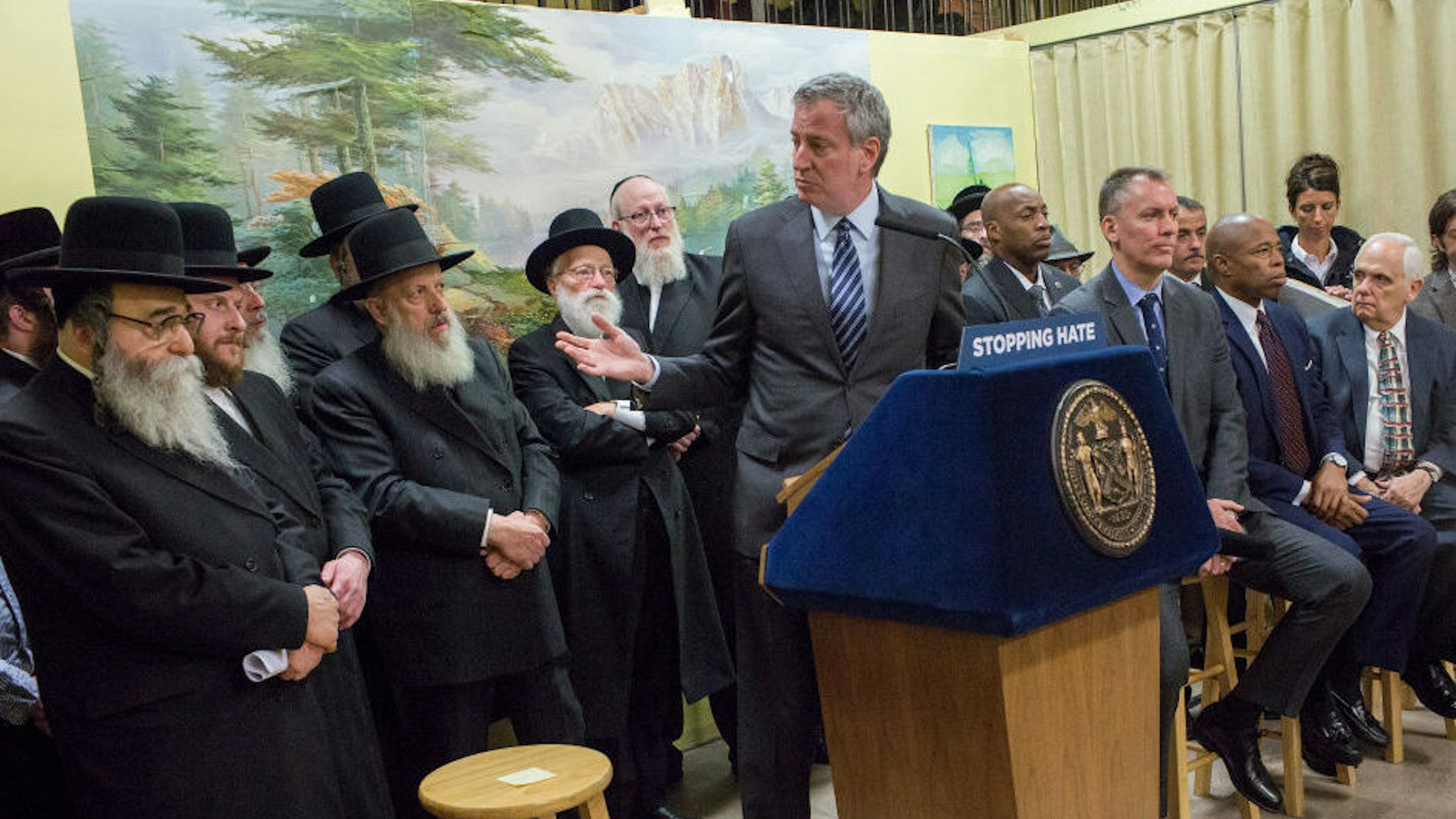 New York City Mayor Bill de Blasio, and the new New York police Commissioner Dermot Shea hold a press conference after meeting with Satmar Jewish community leaders to denounce the hate crime attack in Jersey City, December 12, 2019 in the Williamsburg neighborhood of Brooklyn, New York. (Photo by Andrew Lichtenstein/Corbis via Getty Images)