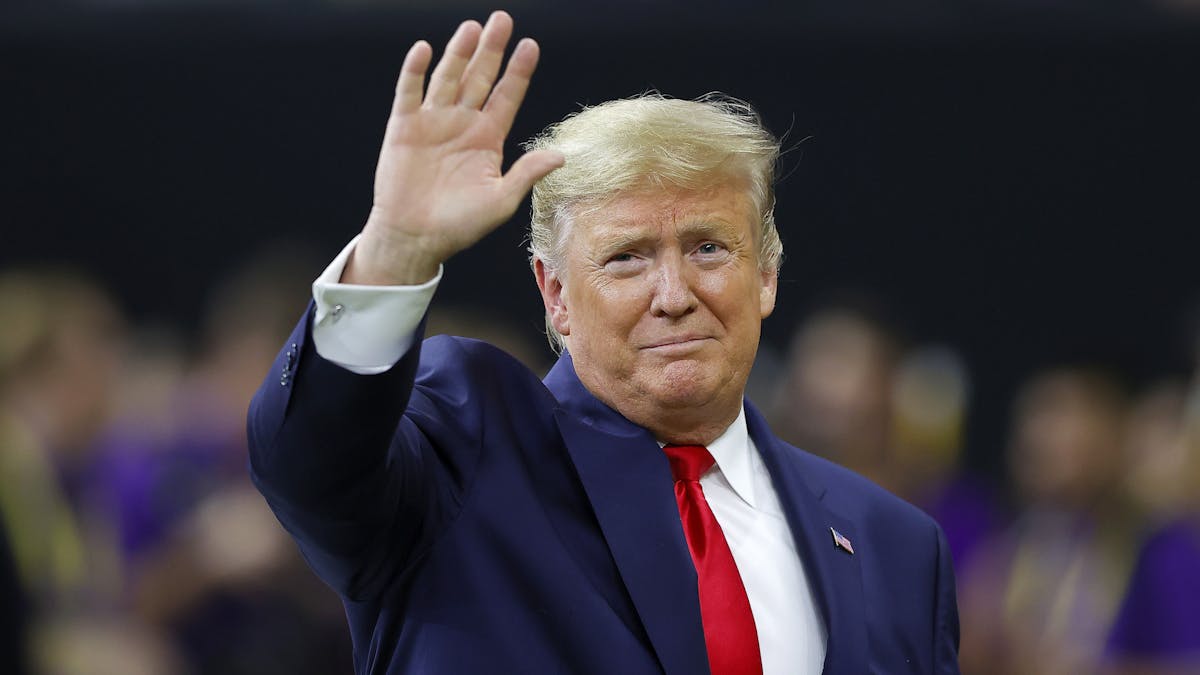 ‘THIS IS AMERICA’: Deafening Cheers Break Out For Trump At National Championship Game