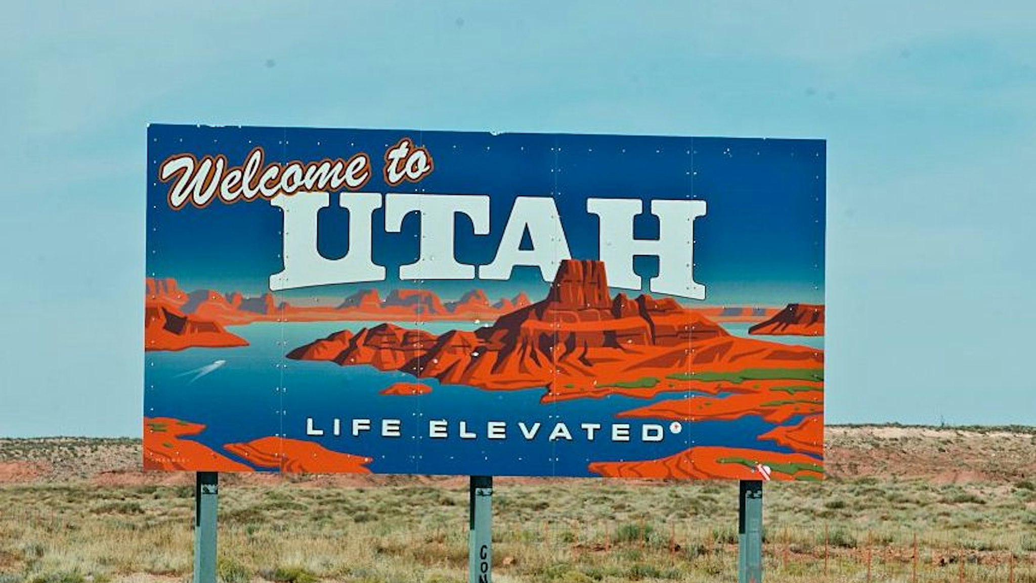 North America, USA, Utah, Arizona Border Utah Welcome Sign.
