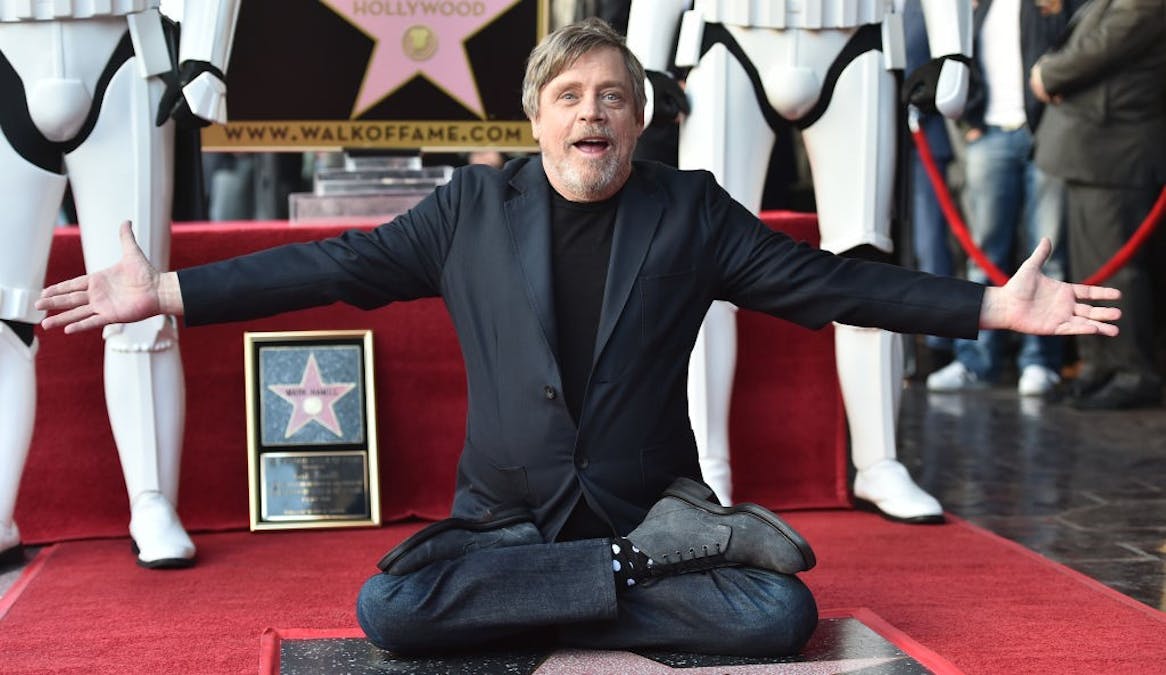 'Star Wars' Icon, Trump Critic Mark Hamill Quits Facebook Over Political Ads