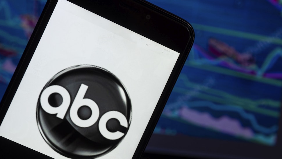 KIEV, UKRAINE - 2018/08/04: In this photo illustration, the ABC News logo seen displayed on a smartphone. ABC News is the news division of the American Broadcasting Company (ABC), owned by the Disney Media Networks division of The Walt Disney Company.