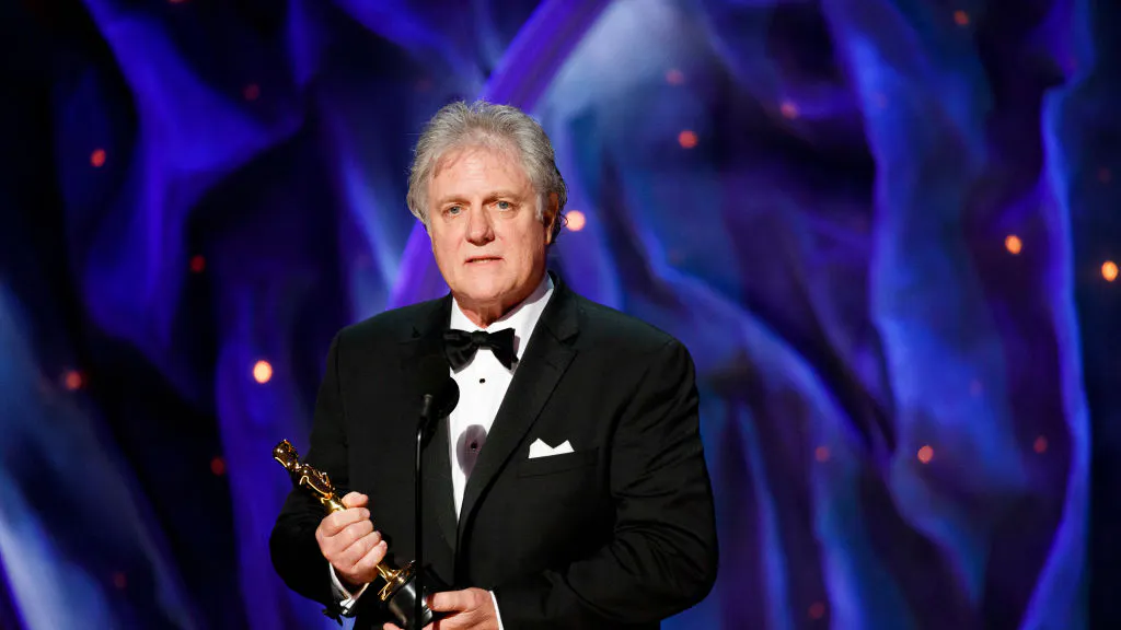 Social Media Slams Oscar-Winner For Thanking Wife For Giving Up Her Career To Raise Their Kids. Wife Fires Back.