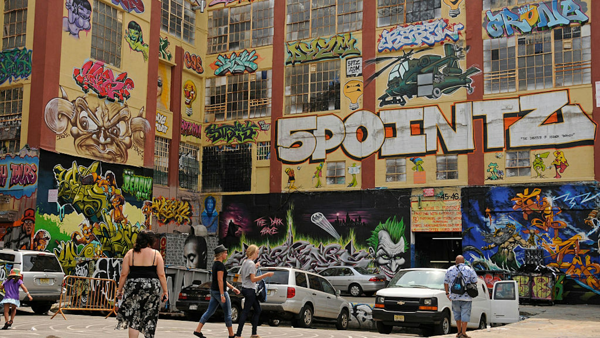 Factory building with graffitis, '5Pointz' is an outdoor art exhibit space for graffiti artists