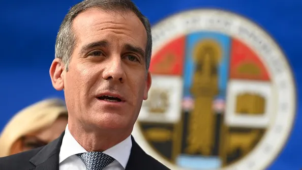 Los Angeles: Mayor Garcetti Orders Closure Of All Bars, In-Dining Restaurants, Theaters And Gyms Amid Pandemic