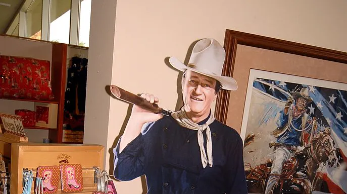 ‘Hashtag John Wayne’: Museum Security Guard’s Heartwarming Attempt To Learn ‘Social Media Management’ Goes Viral