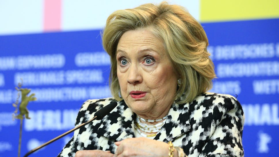 70a edición del festival internacional de cine Berlinale en Berlín BERLÍN, ALEMANIA, 25 DE FEBRERO: La exsecretaria de Estado de EE. UU. Hillary Clinton habla durante una conferencia de prensa antes de la proyección de una película "Hillary" dentro del 70 ° festival internacional de cine Berlinale en Berlín, Alemania, el 25 de febrero de 2020.