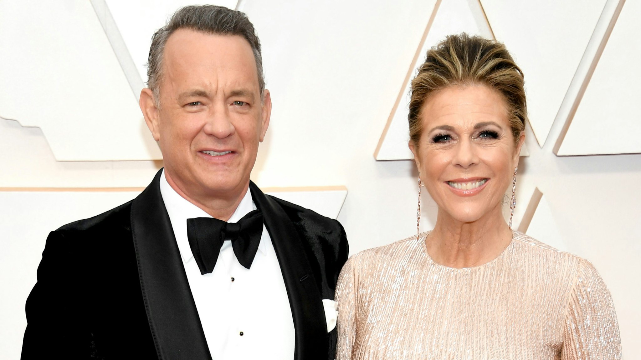 HOLLYWOOD, CALIFORNIA - FEBRUARY 09: (L-R) Tom Hanks and Rita Wilson attend the 92nd Annual Academy Awards at Hollywood and Highland on February 09, 2020 in Hollywood, California.