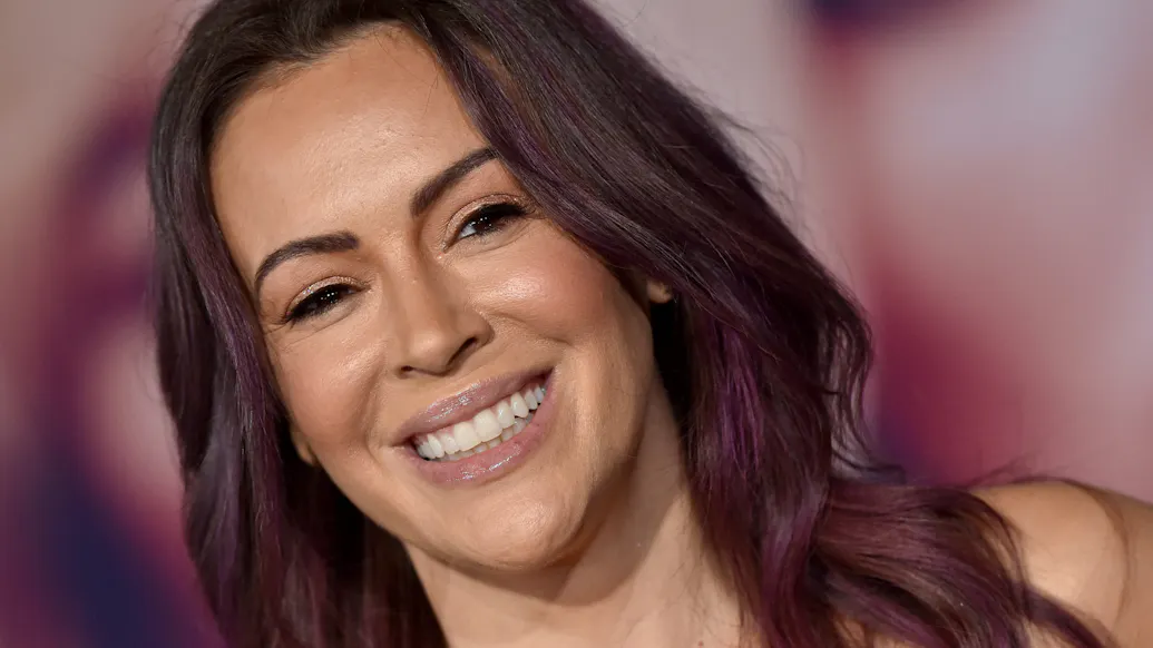 Alyssa Milano Gets Trashed On Twitter For Wearing Crocheted Face Mask In ‘Pro-Mask’ Photo
