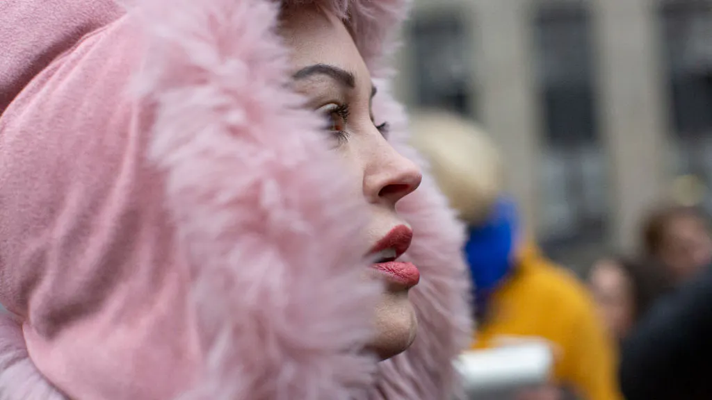 Rose McGowan’s Post Revealing NYT’s Questions For Tara Reade Sparks Outrage, Debate