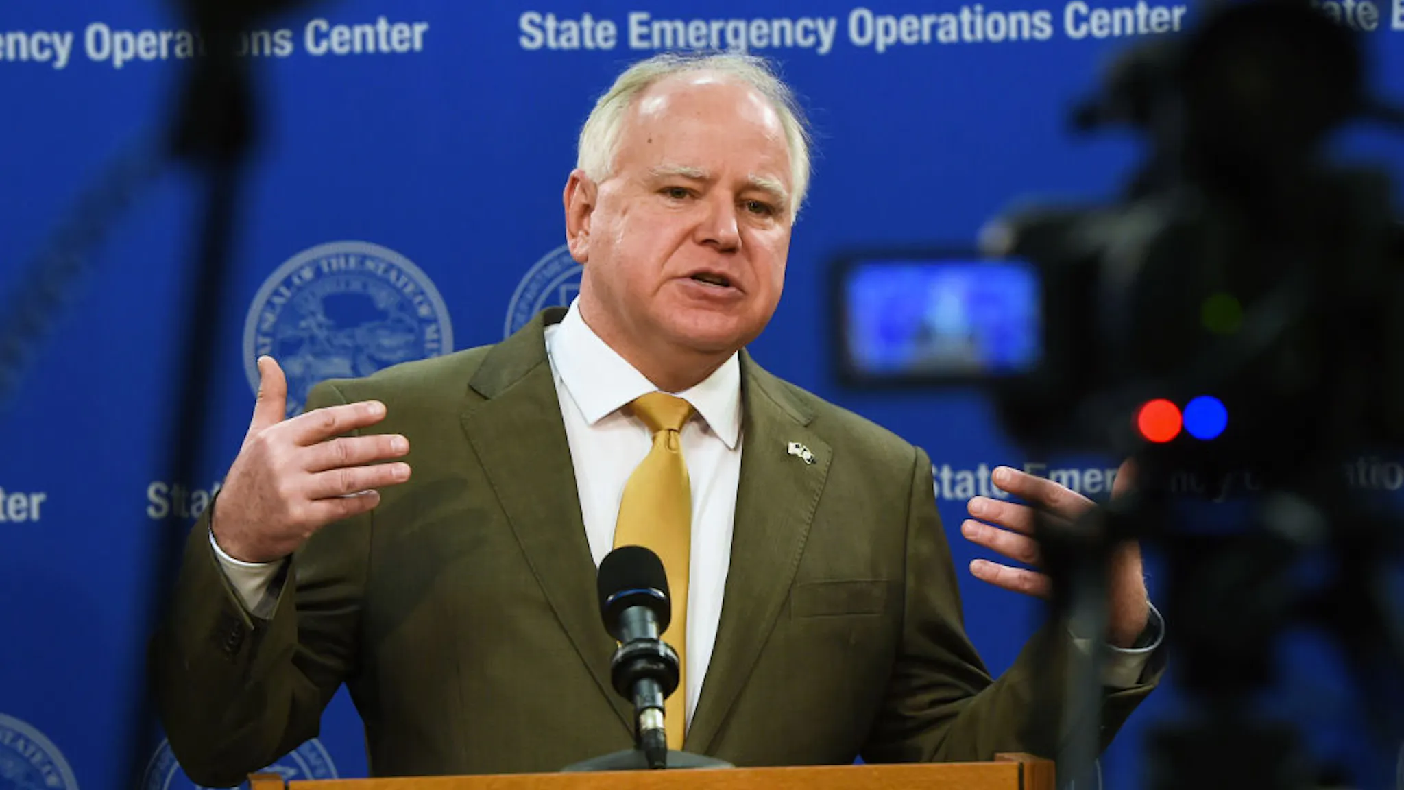 cst 25515 Gov. Walz press conference Minnesota Gov. Tim Walz provides an update on the state's response to COVID-19 during a news conference on Monday, April 20, 2020 in St. Paul, Minn. At the news conference, Walz and Ecolab CEO Doug Baker discussed the role of public-private partnerships in MinnesotaÕs fight against COVID-19. (Scott Takushi/ Pioneer Press, Pool)