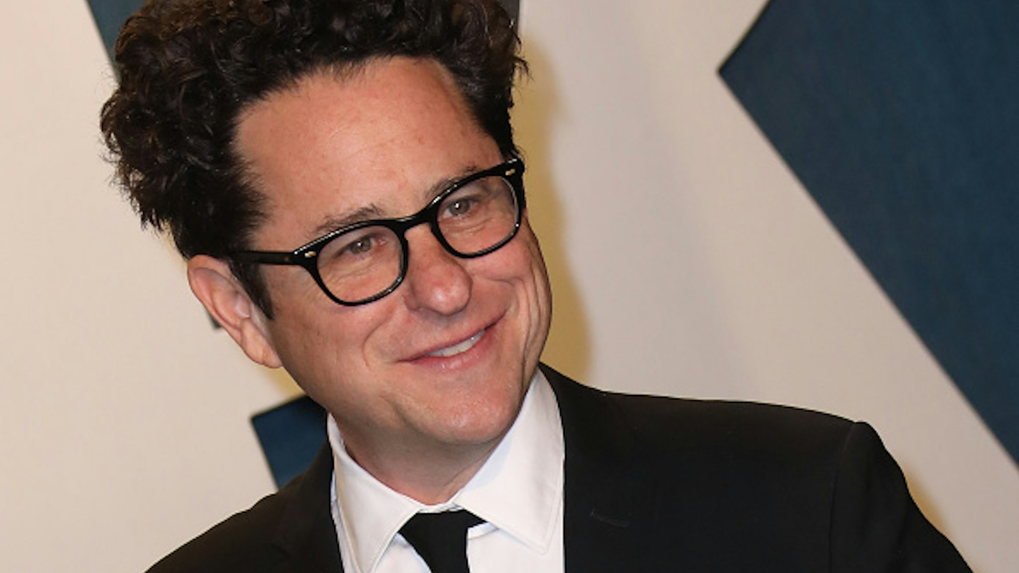 BEVERLY HILLS, CALIFORNIA - FEBRUARY 09: J.J. Abrams attends the 2020 Vanity Fair Oscar Party at Wallis Annenberg Center for the Performing Arts on February 09, 2020 in Beverly Hills, California.