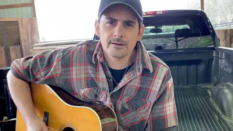 WATCH: Brad Paisley Drops In On Founders Of ‘Black Or White, Have A Beer’ Movement, Sends Tons Of Beer