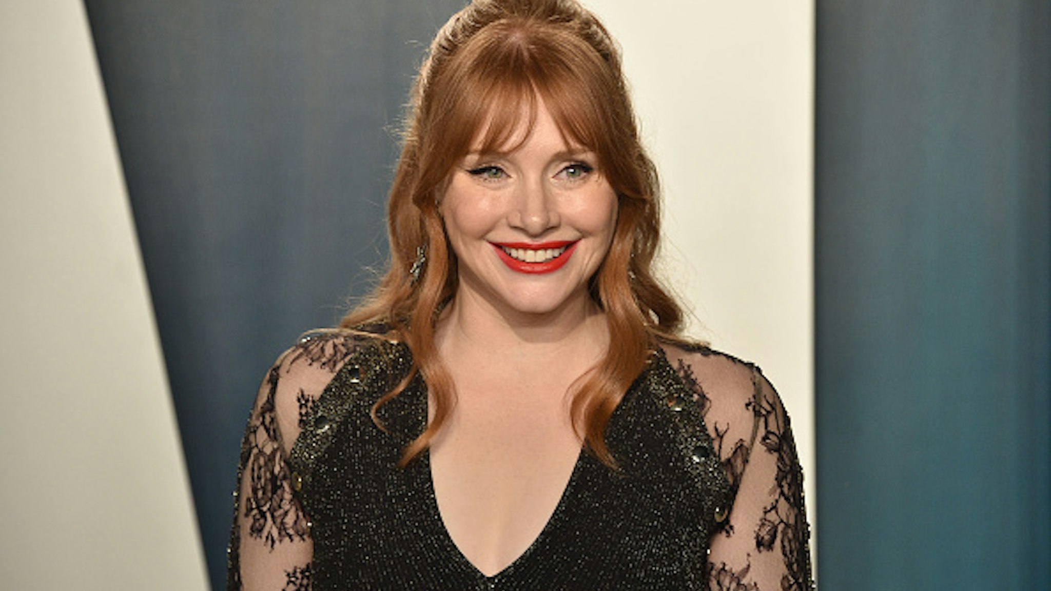 BEVERLY HILLS, CALIFORNIA - FEBRUARY 09: Bryce Dallas Howard attends the 2020 Vanity Fair Oscar Party at Wallis Annenberg Center for the Performing Arts on February 09, 2020 in Beverly Hills, California.