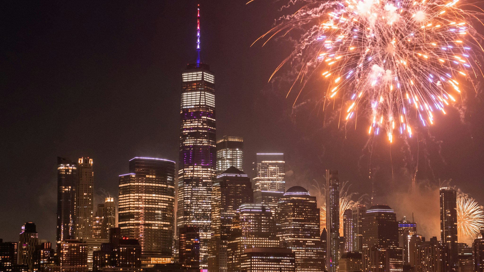 NEW YORK, NEW YORK - JULY 04: A view of the fireworks during the 43rd Annual Macy's 4th of July Fireworks on July 04, 2019 in New York City. (Photo by Noam Galai/Getty Images)