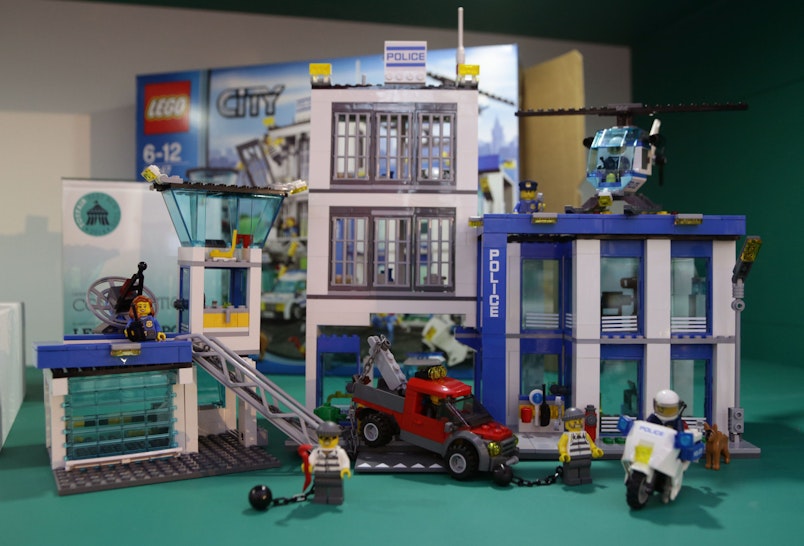 LEGO Requests Affiliates Pull Marketing For Police, Fire Play Sets ...