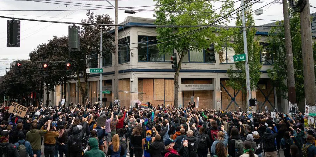 Seattle Pd Protesters SEE IT: Protesters Set Up ‘Autonomous Zone’ In Seattle After Police ...