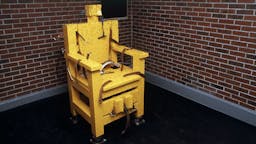 Electric Chair in Holman Prison The electric chair at Holman Prison in Atmore, Alabama, USA. This electric chair will be used to execute prisoner John Louis Evan. | Location: Atmore, Alabama, USA.