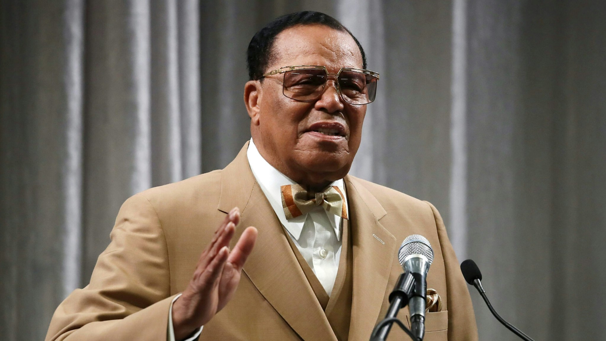 Nation of Islam Minister Louis Farrakhan delivers a speech and talks about U.S. President Donald Trump, at the Watergate Hotel, on November 16, 2017 in Washington, DC.