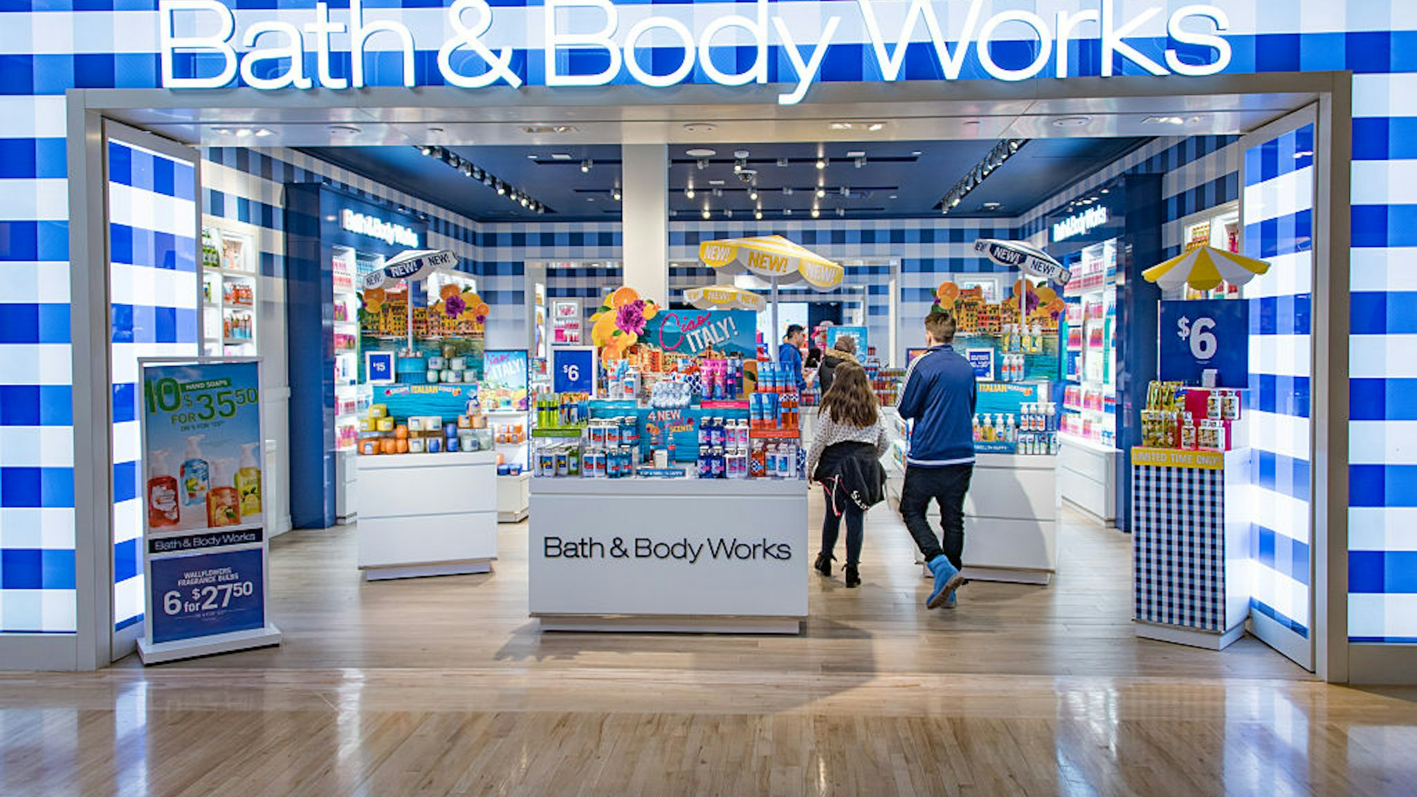 Bath & Body Works store entrance in mall: Store known for selling body products