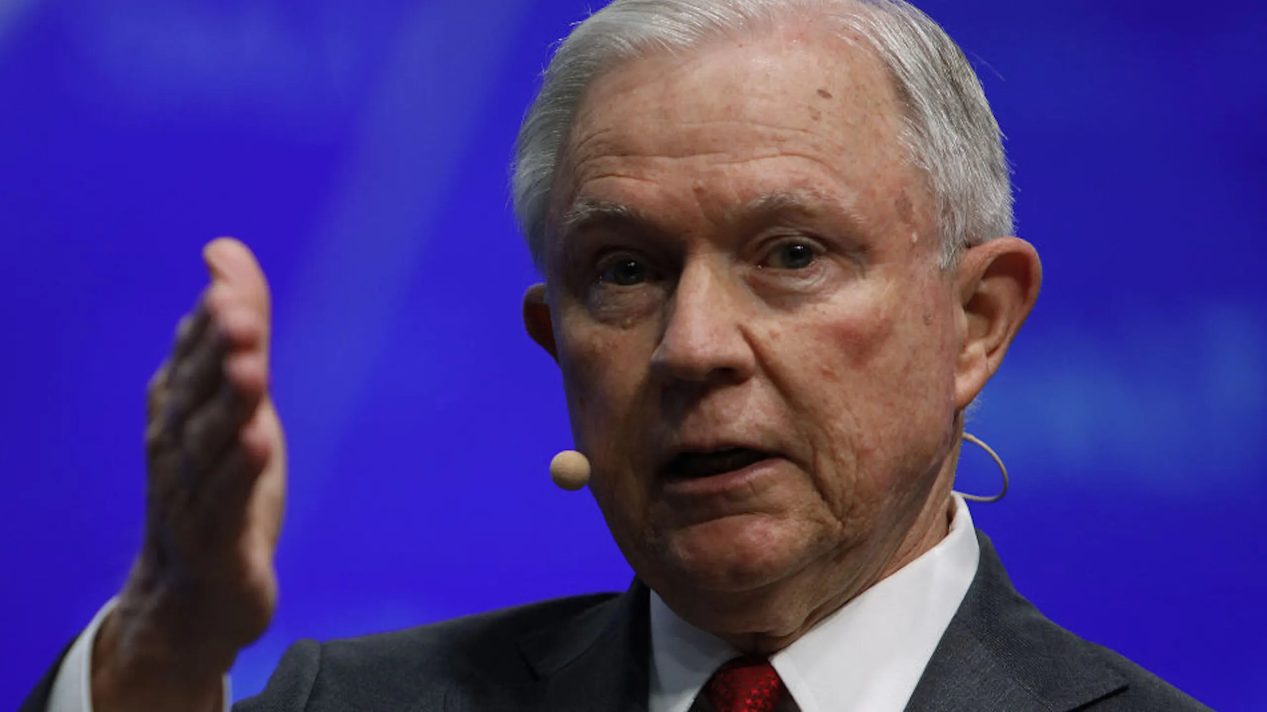 Trump Dunks On Sessions, Tweets Support For Run-Off Opponent. Sessions Hits Back: ‘Juvenile Insults’
