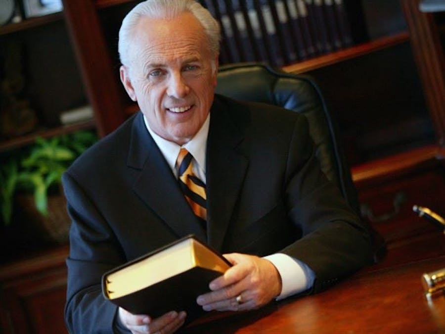 L.A. Judge Tosses Restraining Order Against Pastor John MacArthur, Grace Community Church Forbidding Indoor Services
