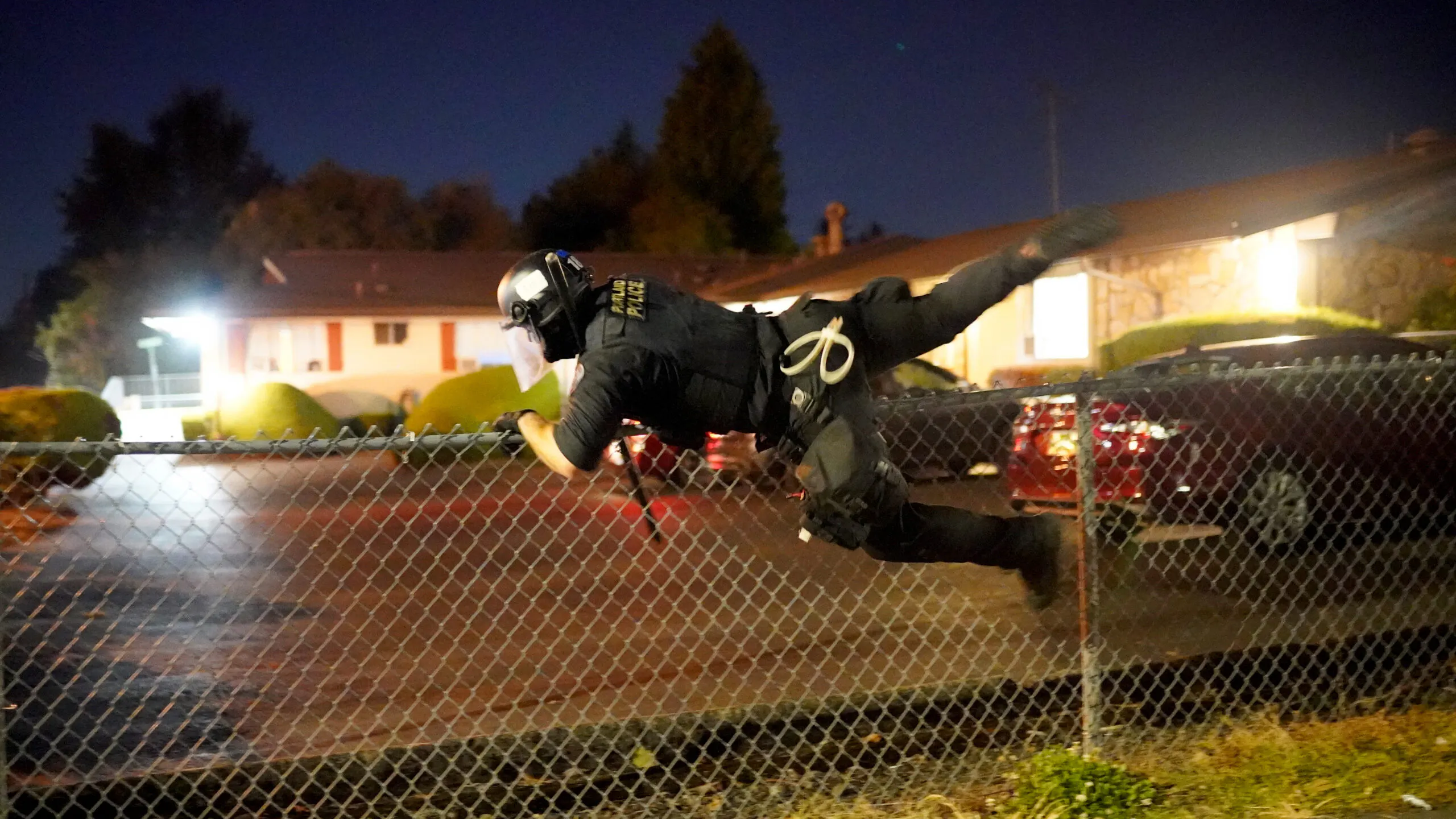 Rioters Storm Portland Neighborhood: ‘We Know Where You Live’, ‘We’re Going To Burn Your Building Down’