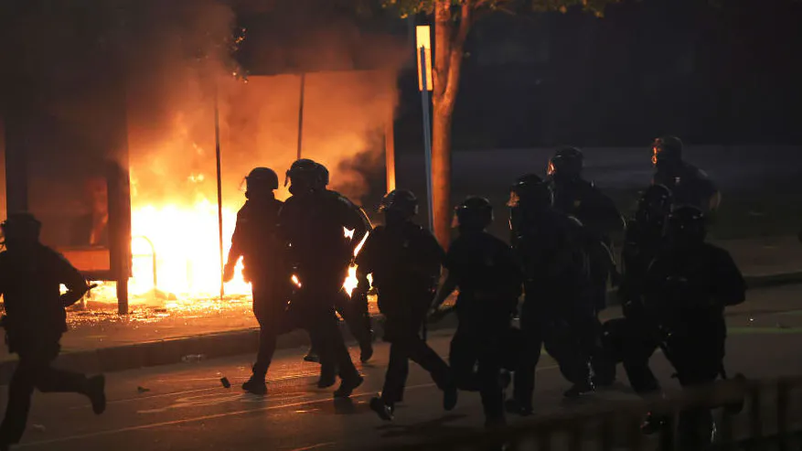 Restaurants Side With Protesters After Protesters Chase Customers Out Of Establishment